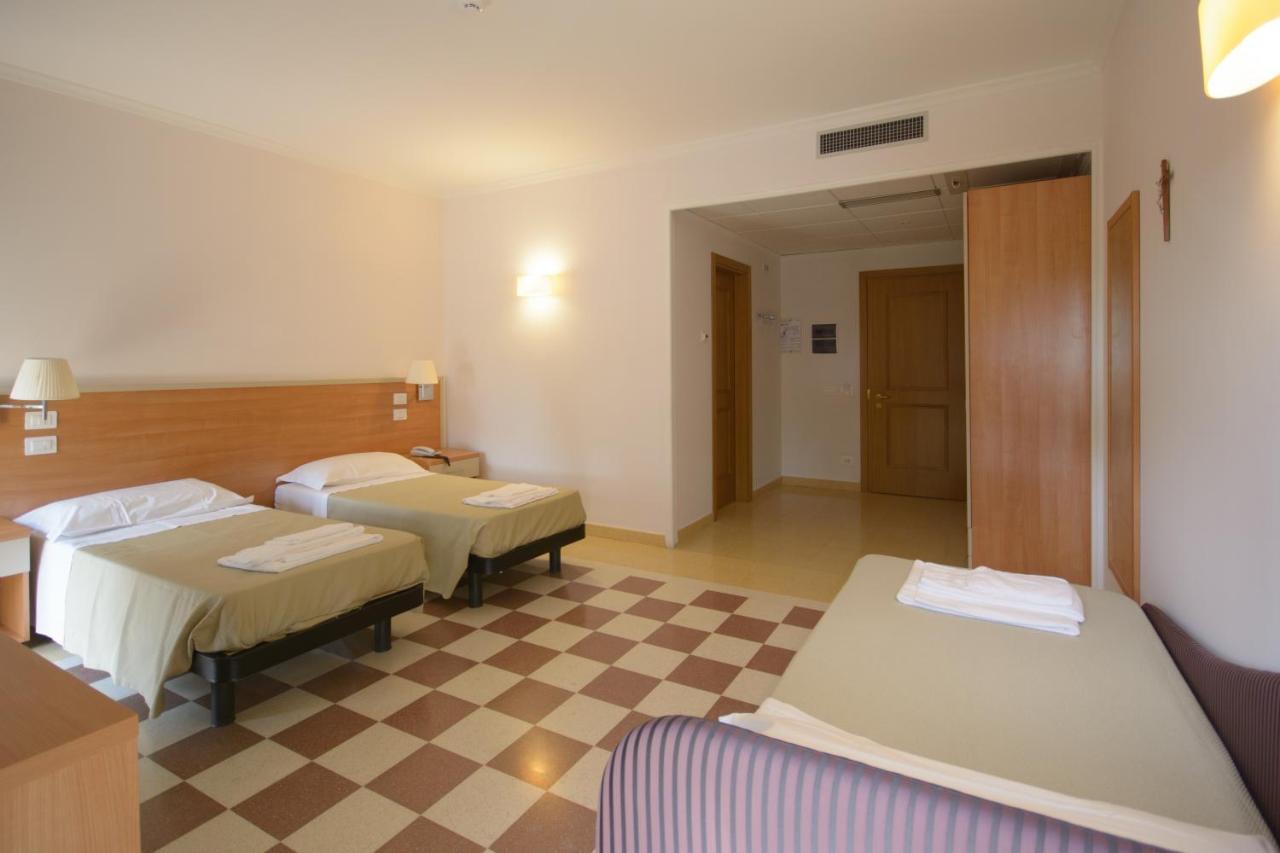 Отель Domus Stella Maris - Casa Per Ferie Анкона Экстерьер фото