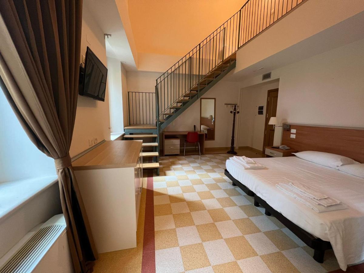 Отель Domus Stella Maris - Casa Per Ferie Анкона Экстерьер фото